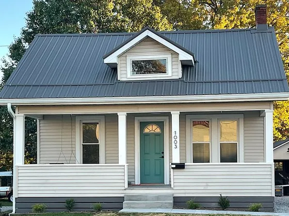 1003 Campus Dr, Belpre, OH 45714