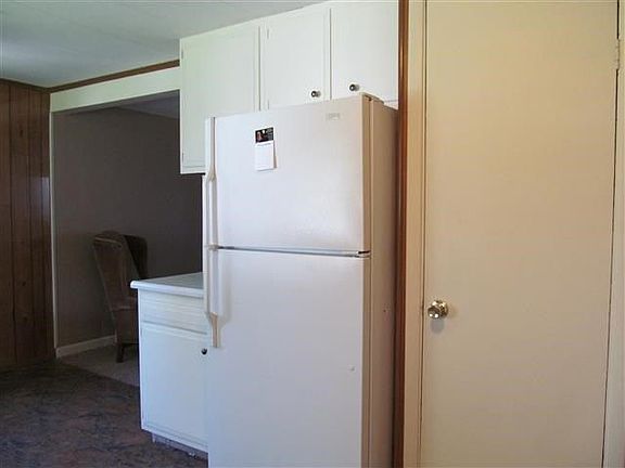 2nd image of 542 Aldrich St