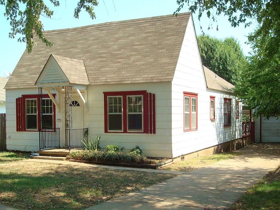 1st image of 111 S Knoxville Ave