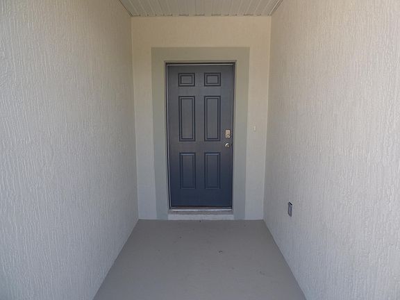 3rd image of 2571 Lantana Ln