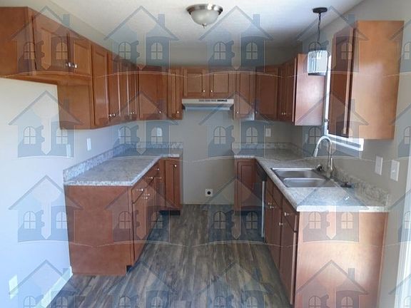 4th image of 2528 Foxcove Ct