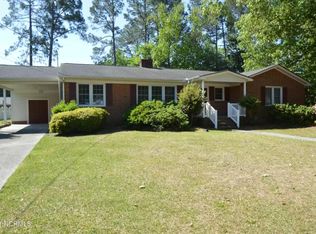 1210 Oakview Dr, Greenville, NC 27858