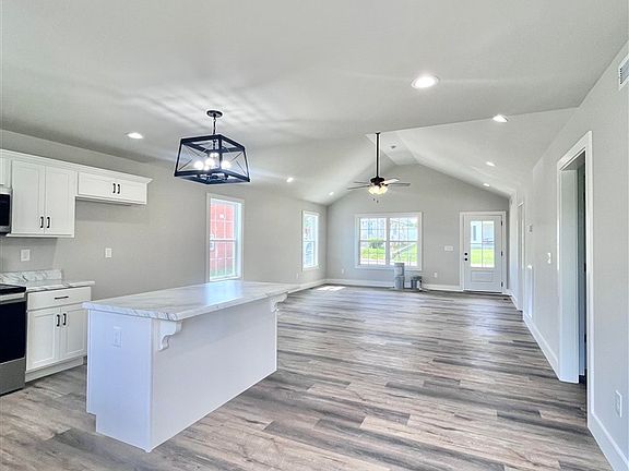 3rd image of 110 Pearl St
