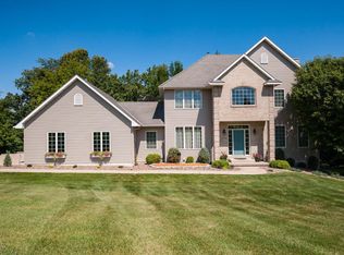 571 Hastings Ln NW, Rochester, MN 55901