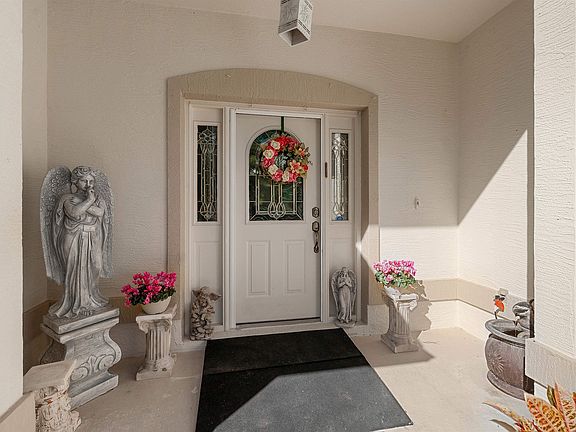 4th image of 407 Domenico Cir