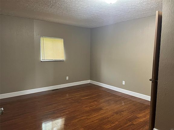 5th image of 3655 Hilleman Ave