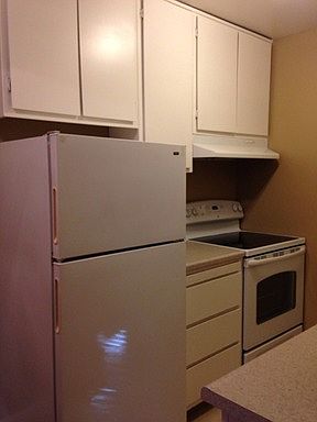 5th image of 711 13th St APT 4
