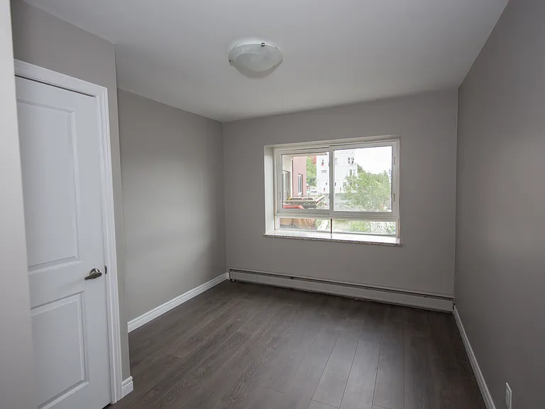 1720 Paris St — Photo 5