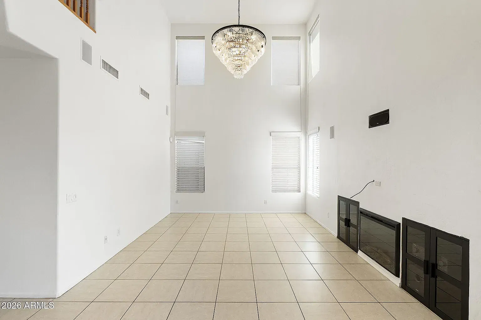 5 bed, 3200 sqft, $2,995 — Photo 2