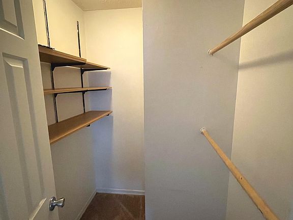 3rd image of 226 Riverbend Dr #204-1