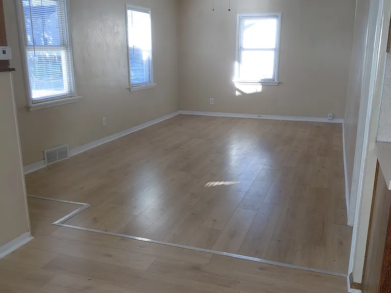 629 Buckingham Ave — Photo 2