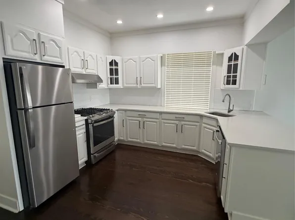 302A Main St #B, Huntington, NY 11743