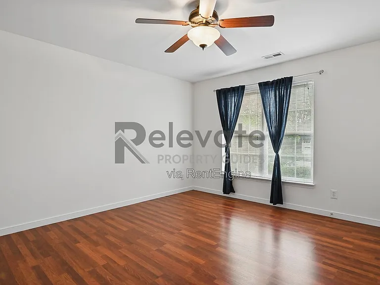 4321 Meredith Creek Dr — Photo 32