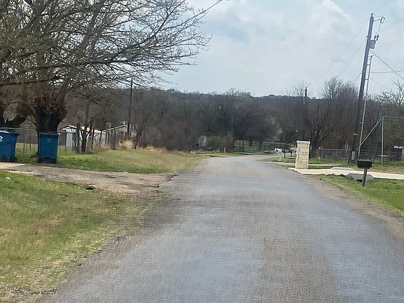 5th image of 330 Ash Creek Dr W