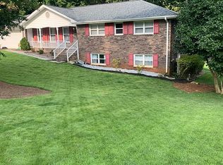 954 Tall Pine Ct, Stone Mountain, GA 30087