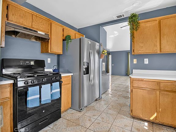 5th image of 15393 Holly Dr