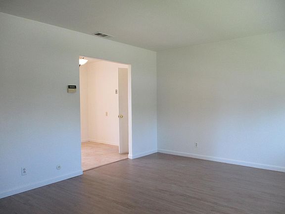 5th image of 1540 Virginia Ave