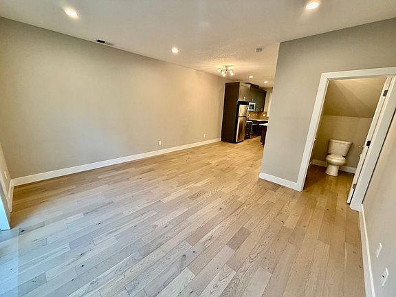 4th image of 3572-3588 NE Garfield Ave #3584
