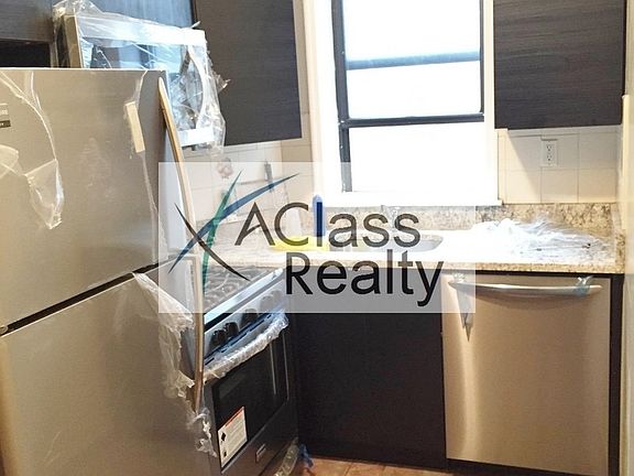 2nd image of 4008 36th Ave #2F