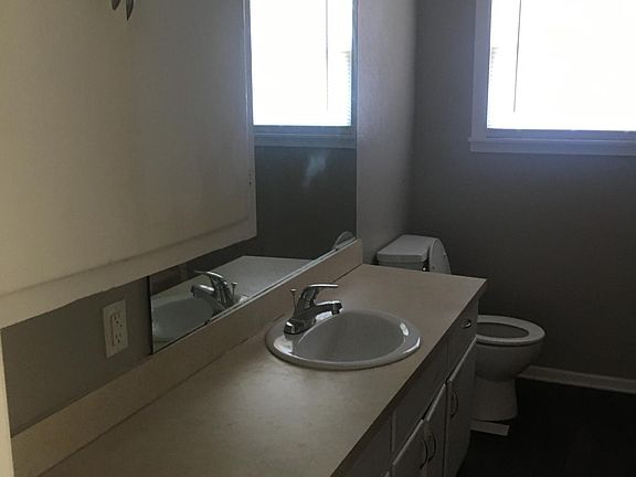 4th image of 879 N Lydia St