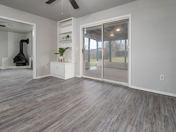 4th image of 2417 Elwood Dr