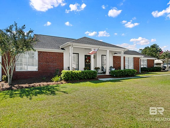 3rd image of 9814 Silverwood Dr