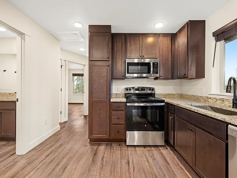 Latitude 46 Apartments — Photo 13