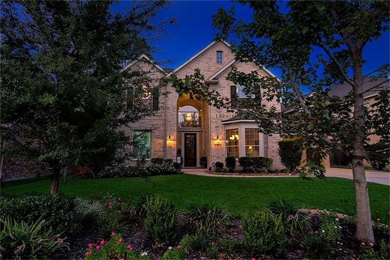 1st image of 18 N Millsap Cir