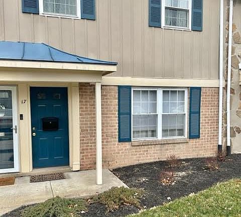 2nd image of 17 Wexford Dr