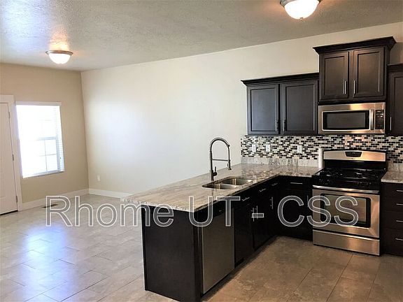 4th image of 1616 N Catagena Pkwy