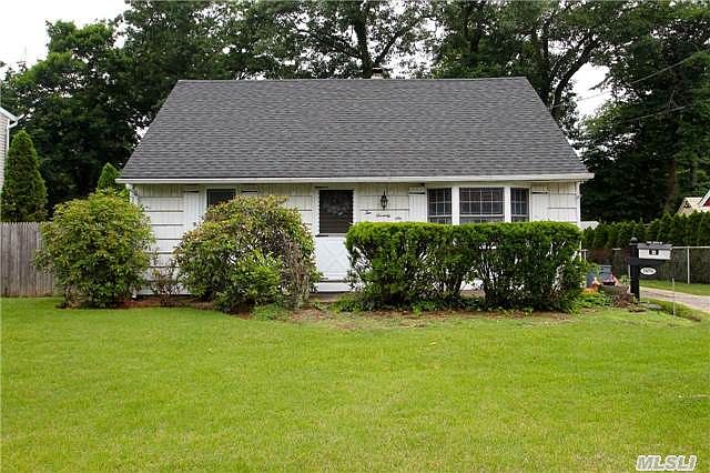1st image of 1076 South Dr