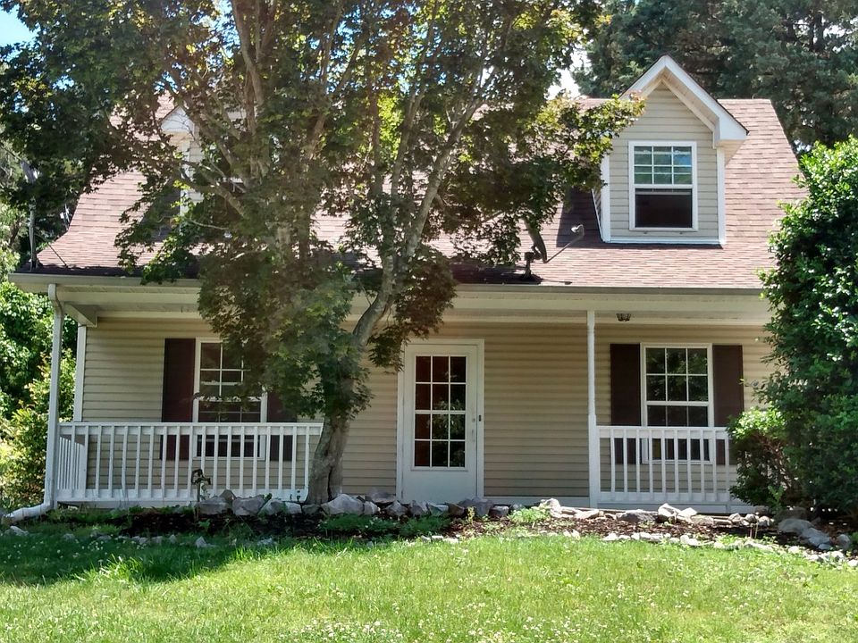 1st image of 2827 Summertree Ln
