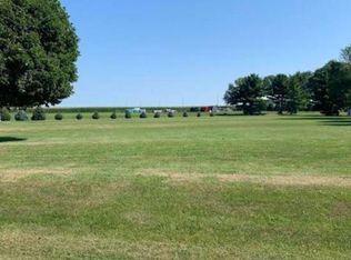 104 Breezy Meadows Rd, Monticello, IL 61856