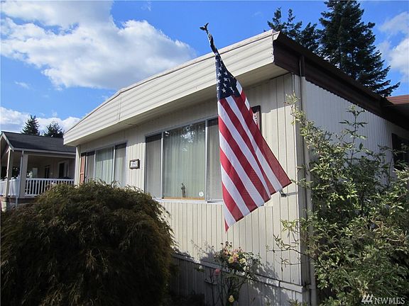2nd image of 18425 NE 95th St Unit 185