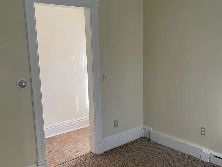 208 Court St — Photo 11
