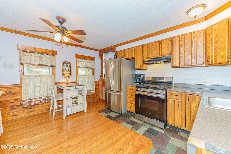5th image of 26 S Clement Avenue