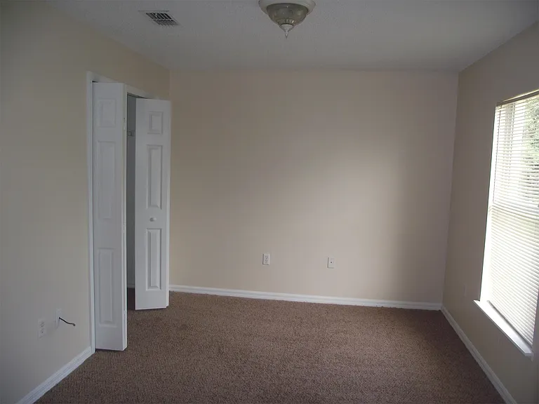 255 Lobelia Dr — Photo 12