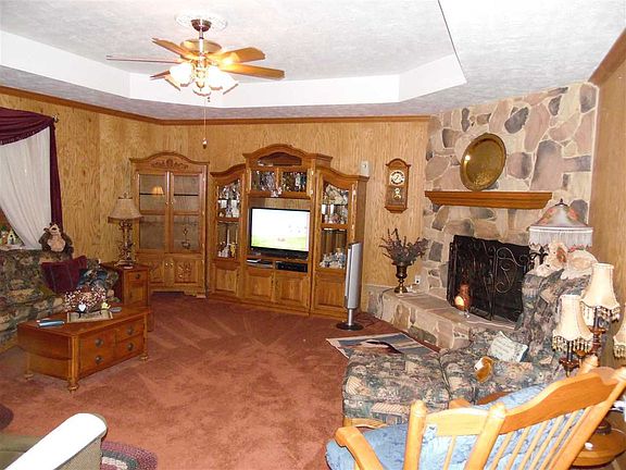 3rd image of 402 Kirkwood Dr