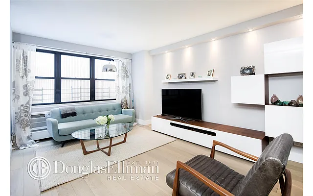 Sold by Douglas Elliman | media 8