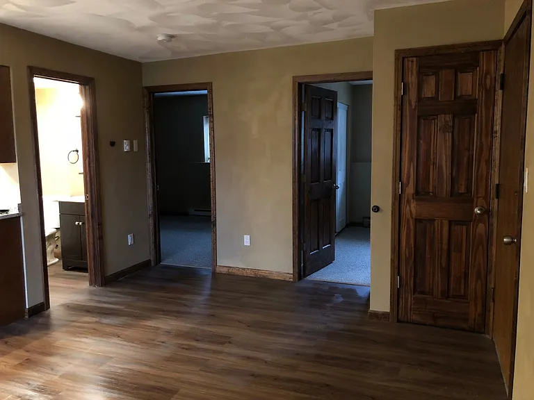 427 E Main St — Photo 5