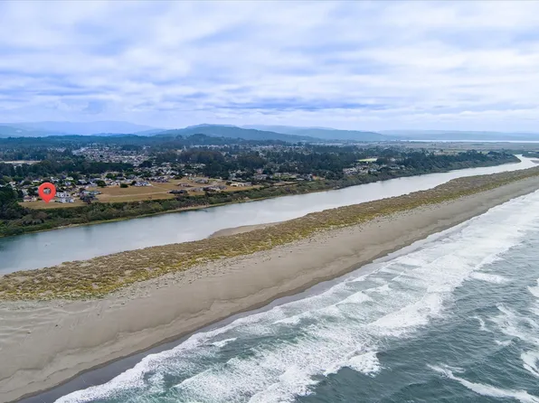 3078 Sand Pointe Dr, McKinleyville, CA 95519