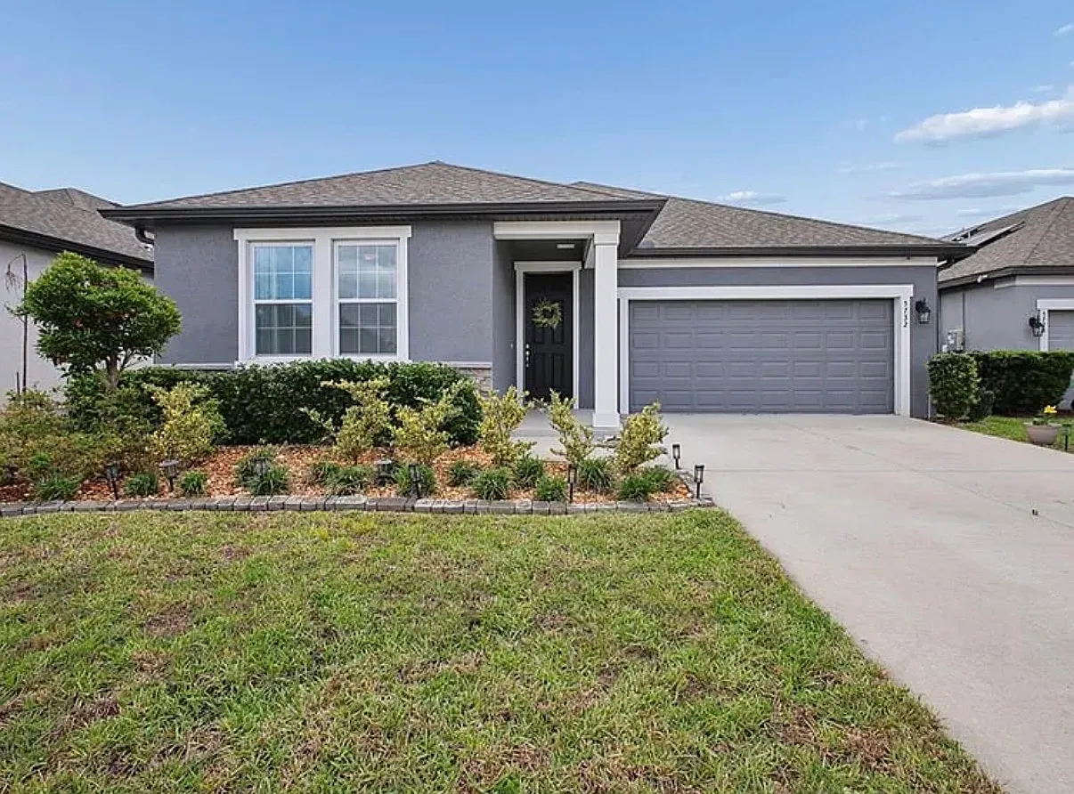 3 bed, 2087 sqft, $2,313 — Photo 1