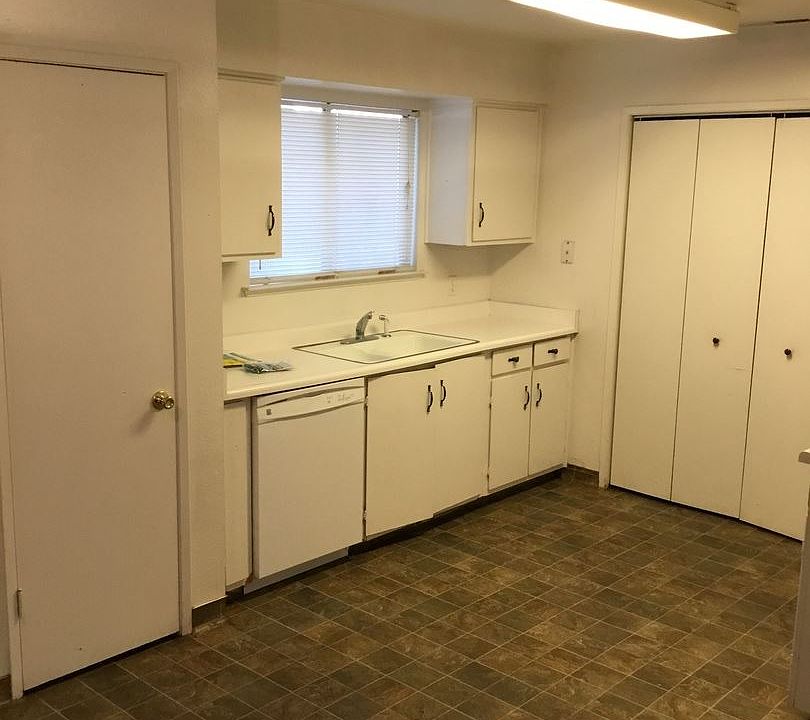 1st image of 369 E Florinda St