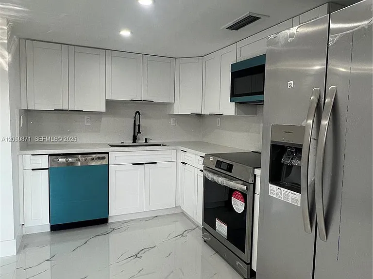 20610 NE 7th Ct — Photo 11