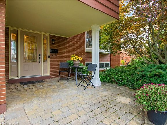 4th image of 652 Meadow Ln