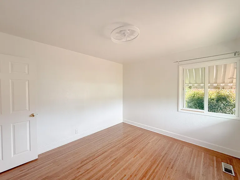 1226 Margery Ave — Photo 14