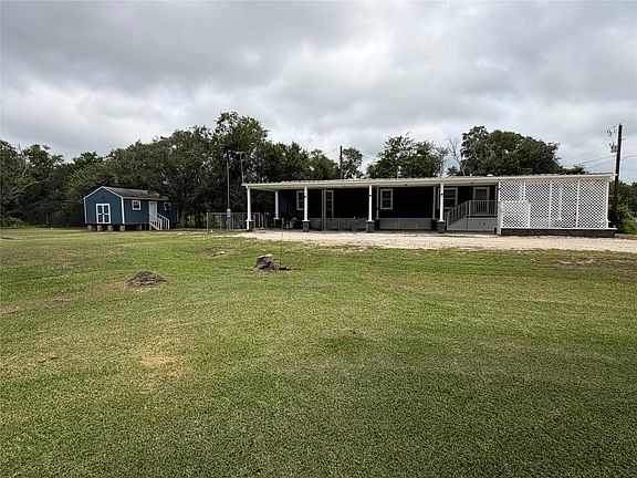4th image of 4608 Oak Dr