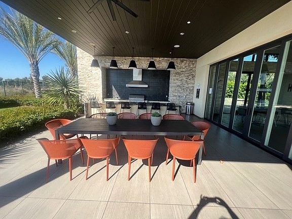 4th image of 520 Serrano Summit Dr