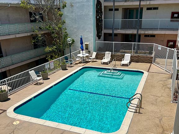 3rd image of 420 Avenue G #1