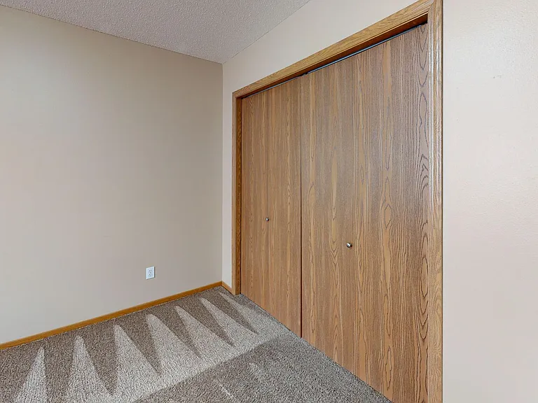 Dakota Park Apartments — Photo 21